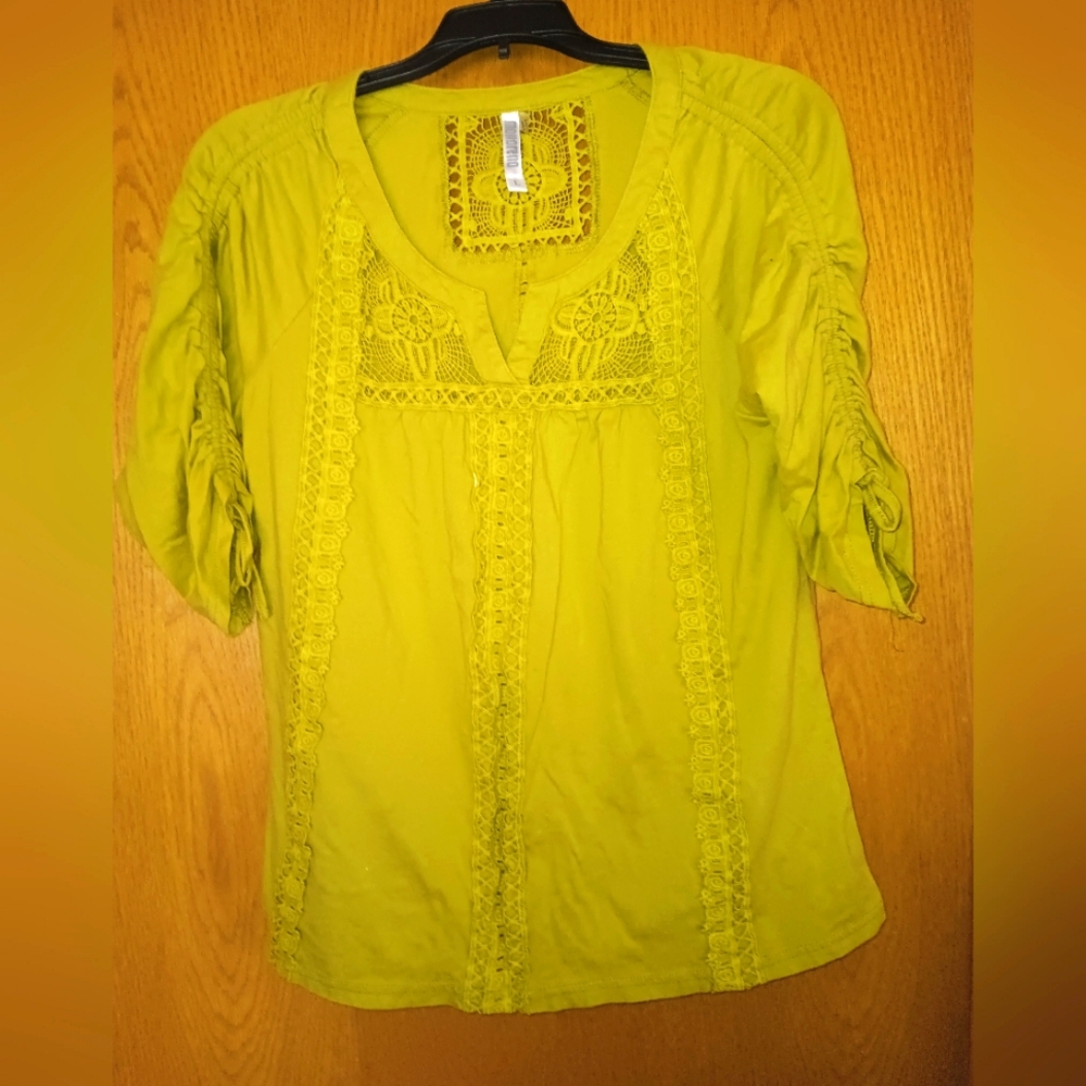 Women's size large,  Monoreno peasant blouse